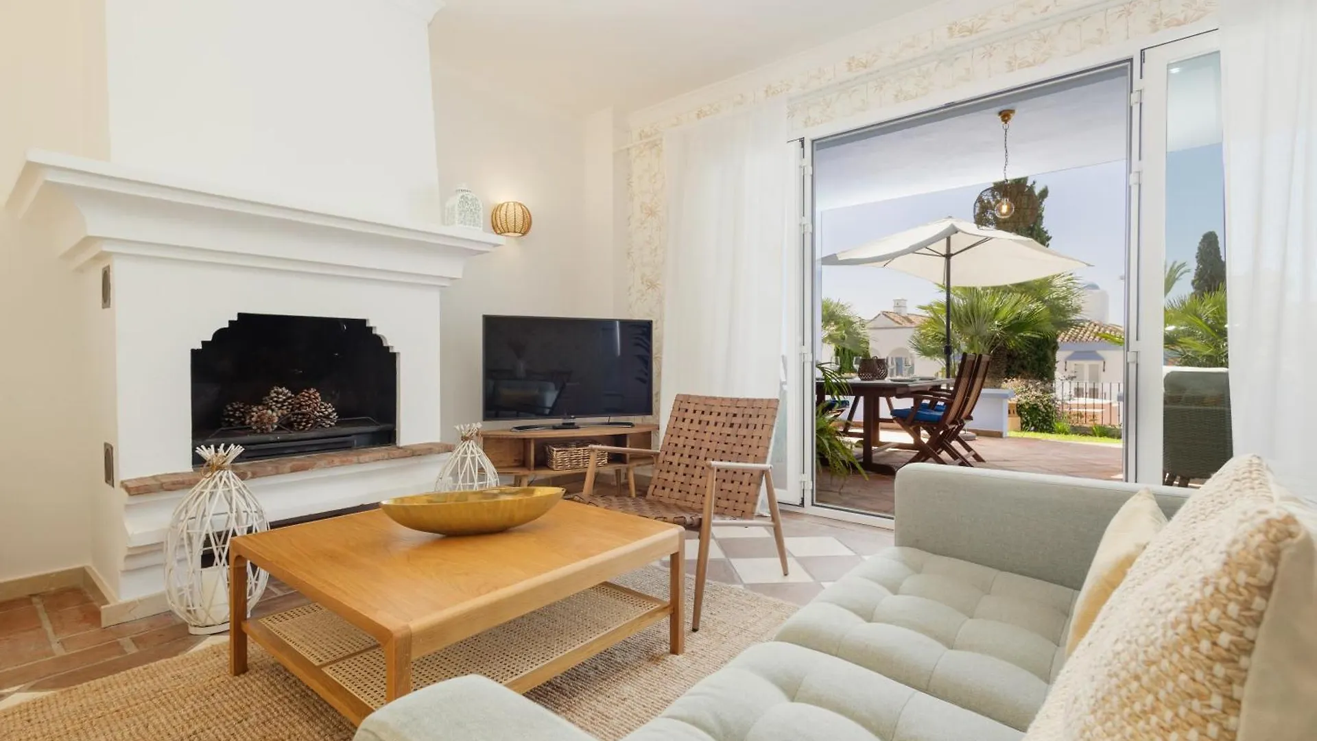 Apartment, With Private Terrace And In Beachfront Urbanization With Heated Pool, In Casares Costa
