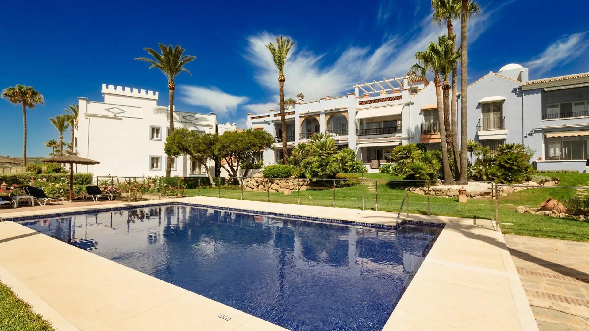 Apartment, With Private Terrace And In Beachfront Urbanization With Heated Pool, In Casares Costa 0*,